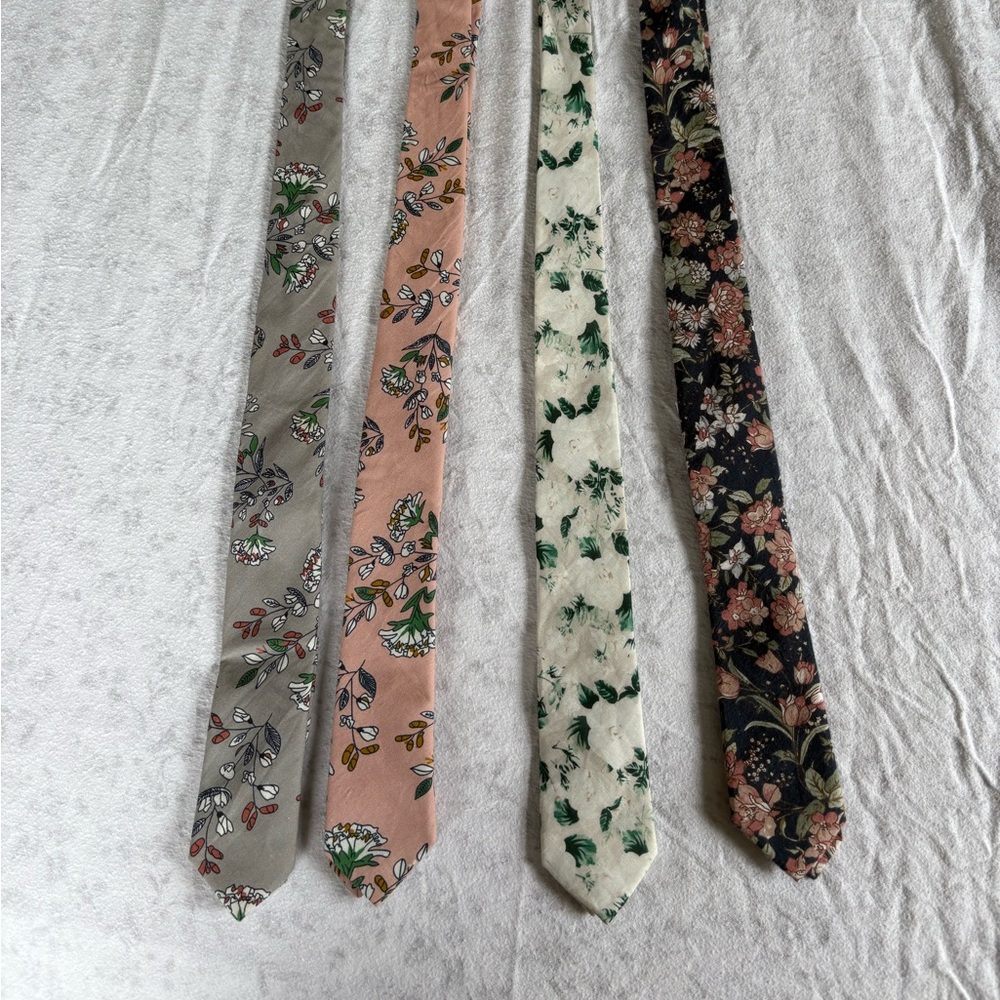Floral Patterned Ties Set - Gray, Pink, Cream, Black
